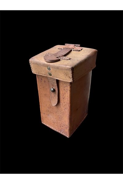 kho military design 18X9X8 Cm.Ww2 Period Leather Log