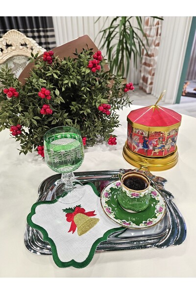 Genel Markalar Yılbaşı Serisi Altın Yaldızlı Noel Çanı Nakışlı Kokteyl Peçetesi, Kahve Yanı Ve Bardak Altlığı