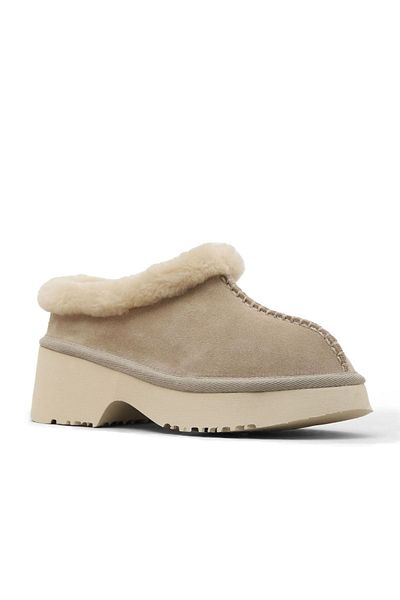 Bueno Shoes Γυναικείες παντόφλες με χαμηλό τακούνι μπεζ σουέντ 05ag700