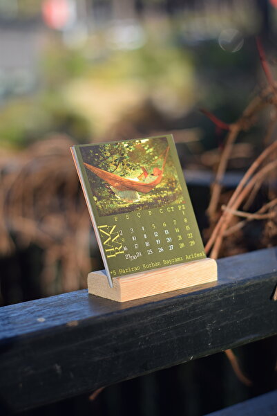 GÖKÇETasarım 2026 Masa Takvimi Sanat Temalı (10 X 11 CM) / Ahşap Standlı