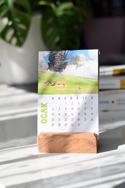 GÖKÇETasarım 2026 Masa Takvimi Ghibli Studio Manzara Temalı (10 × 15 cm) / Ahşap Standlı, Anime