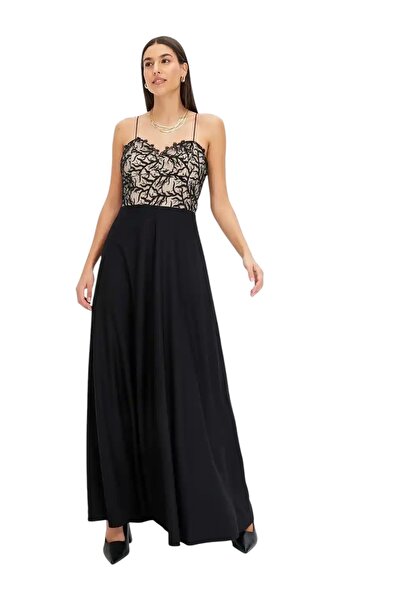 loia Γυναικείο μαύρο φόρεμα με δαντέλα και κεντημένα λουράκια, με λεπτά λουρά...