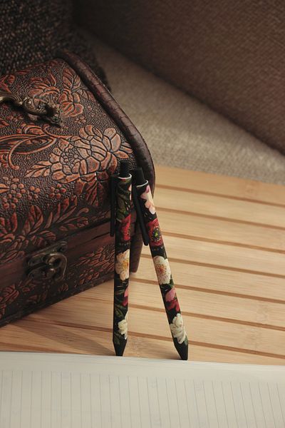 Nova Crafts Authentic White-Red Floral Gilded Ballpoint Pen