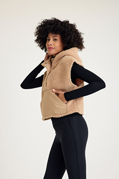 Scorp Melody Casual - Дамски плюшен елек в цвят камила