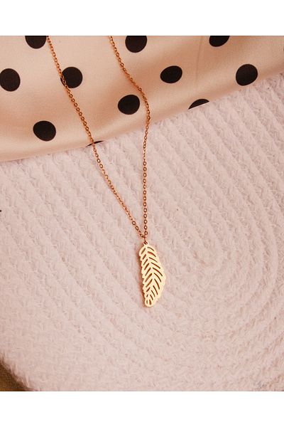 Lekka Design Rose Patterned Women's Feather Necklace - Non-Tarnish Steel
