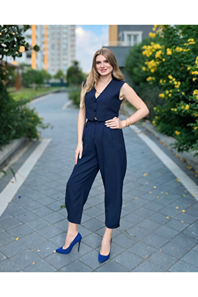 Store Pleat Detailed Trousers