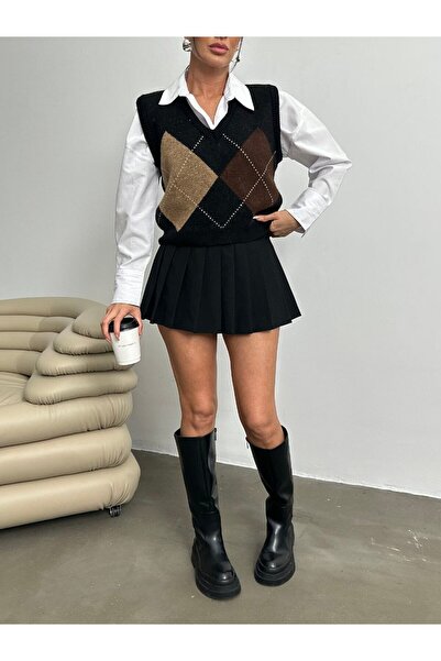 LAMİFUSTORE Women's V-Neck Diamond Patterned Sweater