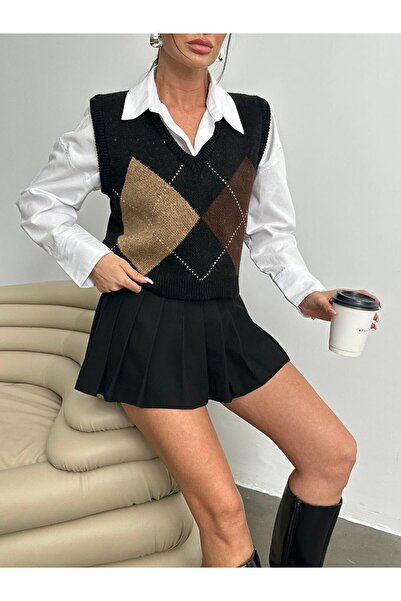 LAMİFUSTORE Women's V-Neck Diamond Patterned Sweater