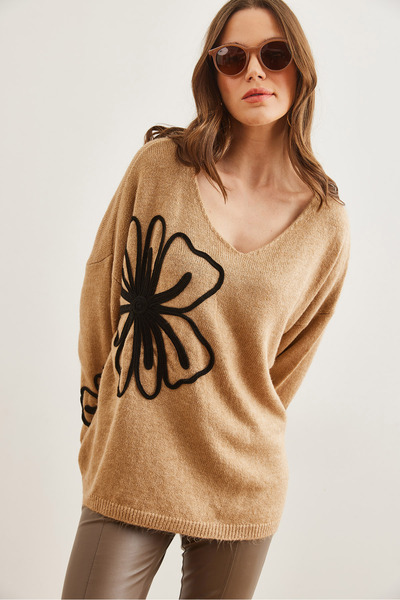 Olalook Camel Decorated Soft Knitwear V-Neck Sweater - Kzk- 19000695