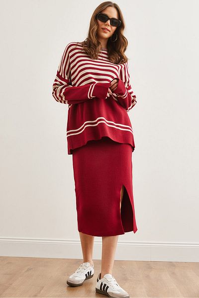Olalook Burgundy Knitwear Sweater and Slit Skirt Set - Tkm- 19000321