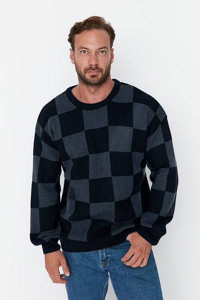 Trendyol Collection Marineblauer Strickpullover für Herren in Übergröße – Rundhalsausschnitt, kariert/kariert TMNAW23KZ00279