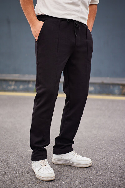 Trendyol Collection Μαύρο παντελόνι με υφή - Κανονικό κόψιμο, λεπτομέρεια ραφής TMNAW25EA00000