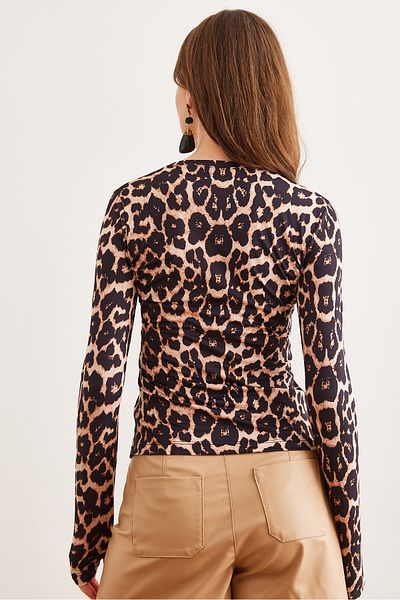 Olalook Γυναικεία μπεζ Leopard Crew λαιμόκοψη Λεπτομερής ελαστική μπλούζα BLZ- 19002806
