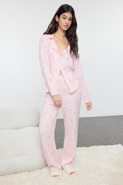 Trendyol Collection Hellrosa Pyjama-Set aus gewebter Viskose mit Schleife/Schleife THMAW21PT0936