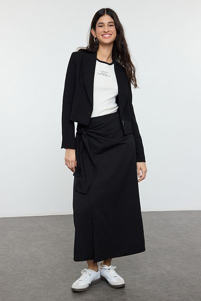 Trendyol Modest Schwarzer, zweireihiger, detaillierter, gewebter Rock im Leinen-Look TCTSS24EE00002