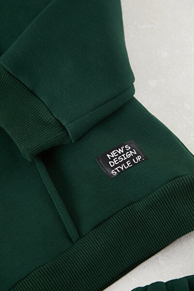 TRENDYOLKIDS Βαμβακερό φούτερ με κουκούλα από βαμβάκι και πλεκτό φούτερ για αγόρια και φούτερ με κορδόνια στο κάτω μέρος TKDAW25AU00058