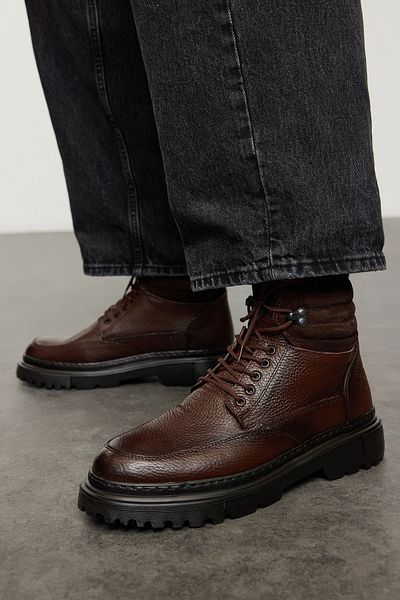 TRENDYOL SHOES Herrenstiefel aus echtem Leder - Braun, zum Schnüren