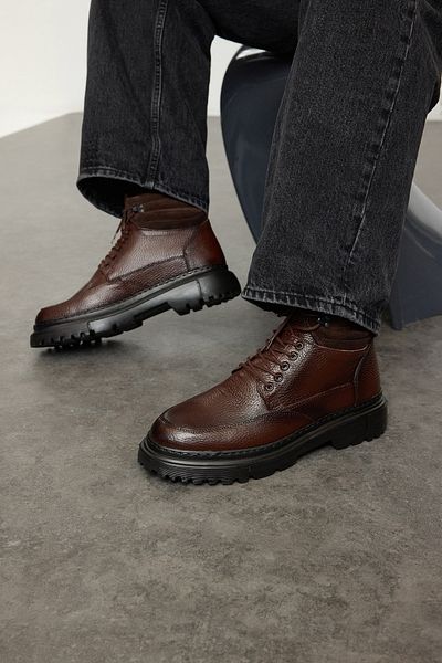 TRENDYOL SHOES Herrenstiefel aus echtem Leder - Braun, zum Schnüren