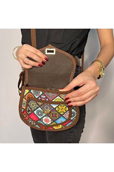 PUJİVA Etnik Tarz Kilim Desenli, Omuz Askılı, Çok Cebli Fermuarlı, Kilitli, Desenli Merinos Çanta
