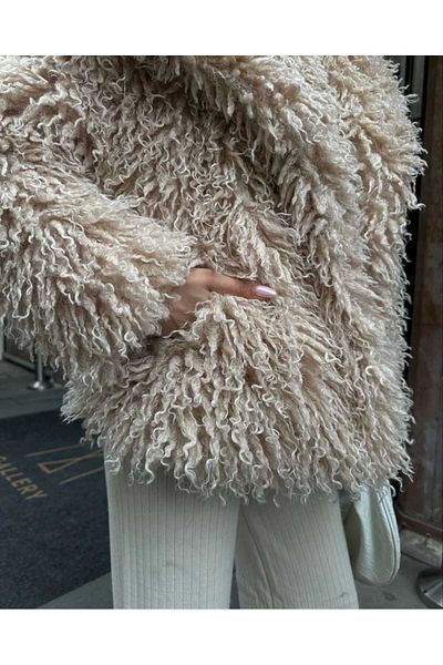 GM Butikk Beige Women's Fur Coat - Premium Plush Winter Faux