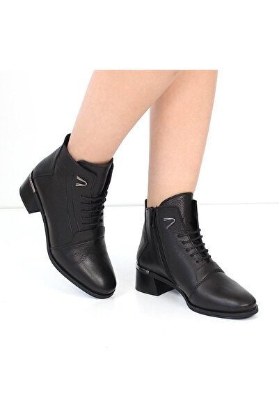 Celal Gültekin Kadın Siyah Fermuarlı Sivri Burunlu Deri Bot