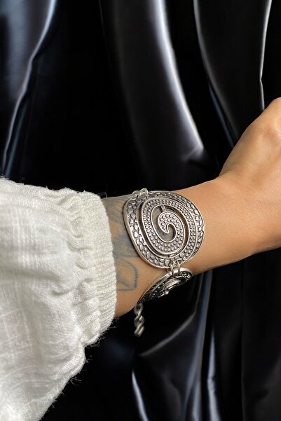 Vesaire Accessories Antik Gümüş Kaplama Spiral Motifli Bileklik