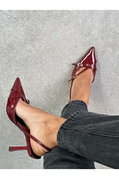 ONFA MODA Vínová lakovaná přezka Stiletto Nope