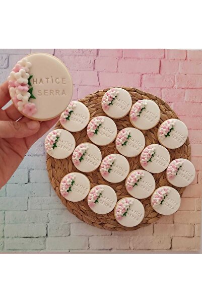 Tatlı Armağanlar Özel Günleriniz İçin Çiçek Figürlü İsimli Yuvarlak Butik Kur...