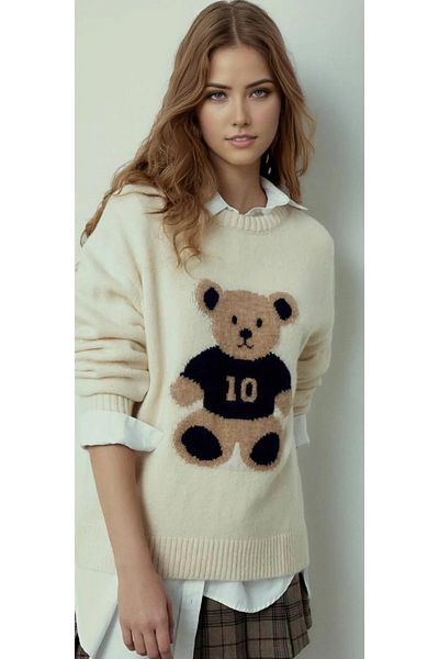 Butik La Lilyum Teddy Bear Print Crew Neck Sweater – Winter Fashion's Indispensable
