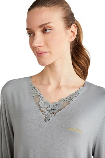 Catherine's CATHERİNES М'ЯКА ТКАНИНА З V-ВИРІЗОМ І ДОВГИМИ РУКАВАМИ ЖІНОЧИЙ ПІЖАМНИЙ КОМПЛЕКТ