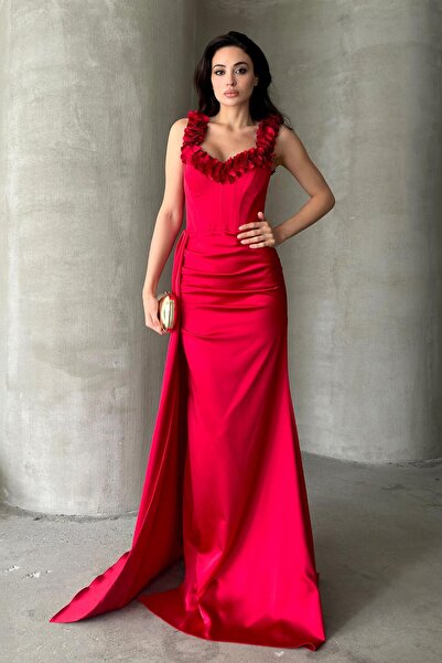 Serica Moda Λεπτομερές λουλουδάτο μακρύ σατέν φόρεμα με συστοιχία μπροστά