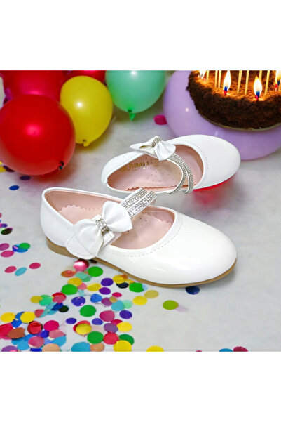 PATİK BEBE ΚΟΡΙΤΣΙΑ ΛΕΥΚΟ ΧΡΩΜΑ ΚΟΜΨΕΣ ΜΠΑΛΑΚΙΑ ΜΕ ΦΙΟΓΚΙ ΚΑΙ ΠΕΤΡΑ