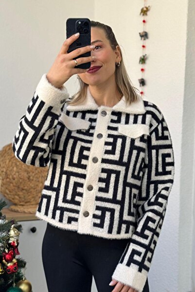 Kubos Moda Cep Kapaklı Labirent Desen Kırçıllı Keçe Beyaz Mont