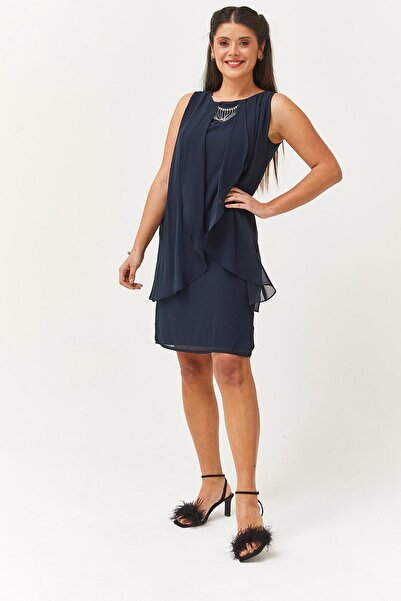 Ebsumu Kadın Büyük Beden Yaka Aksesuarlı Kolsuz Lacivert Abiye & Davet Elbisesi