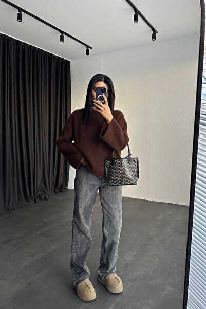 Piedra Women's Crew Neck Wide Sleeve Soft Bearded Sweater