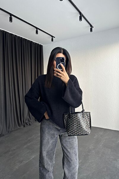 Piedra Women's Crew Neck Wide Sleeve Soft Bearded Sweater