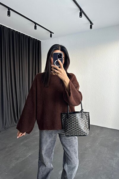 Piedra Women's Crew Neck Wide Sleeve Soft Bearded Sweater