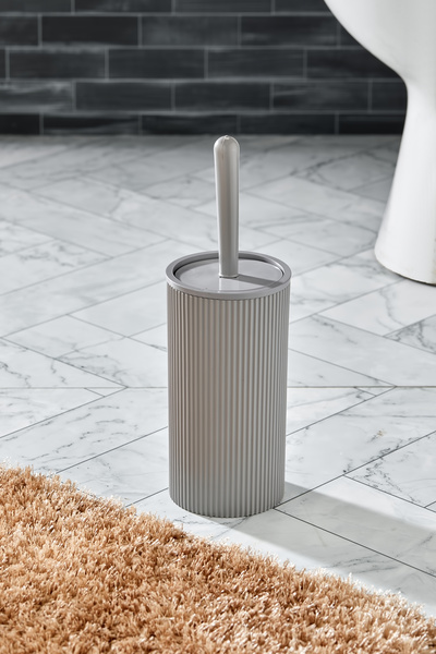 elifplastik فرشاة الحمام ذات الغطاء الدائري المخطط - فرشاة المرحاض