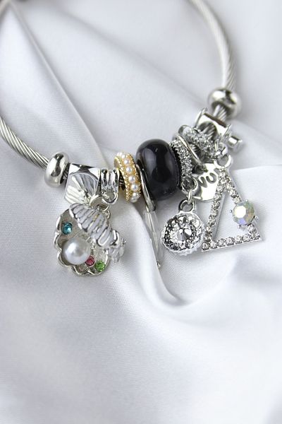 Store Black Charm Model Bracelet