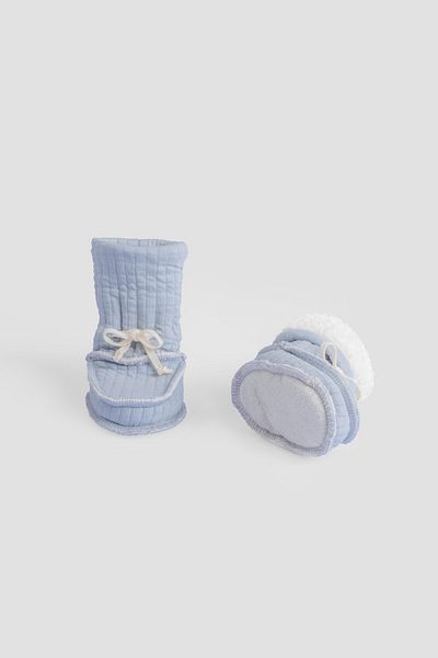 Little Gusto Wellsoft Quilted Blue Baby Booties