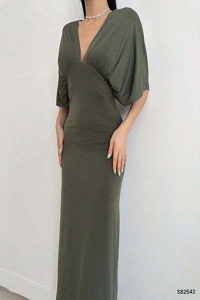 Deafox Khakifarbenes Kleid aus Sandstoff mit langen Schlitzen und Fledermausärmeln