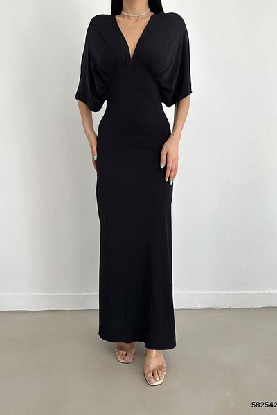 Deafox Schwarzes Kleid aus Sandstoff mit langen Schlitzen und Fledermausärmeln
