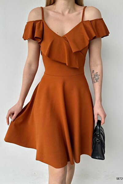 Deafox Φόρεμα με βολάν ώμου σε χρώμα τούβλο