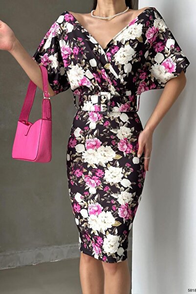 Deafox Siyah Beyaz Çiçek Desenli Scuba Kumaş Kemerli Elbise