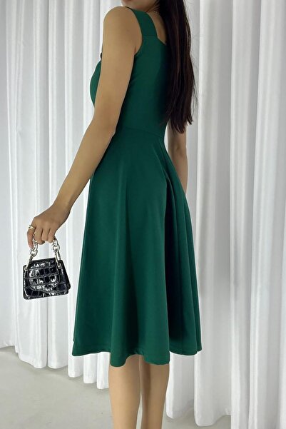 Deafox Zelené importované šaty z krepové látky s tlustým páskem na knoflíky