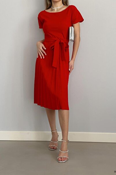 Deafox Red Crepe Fabric Pleated Dress
