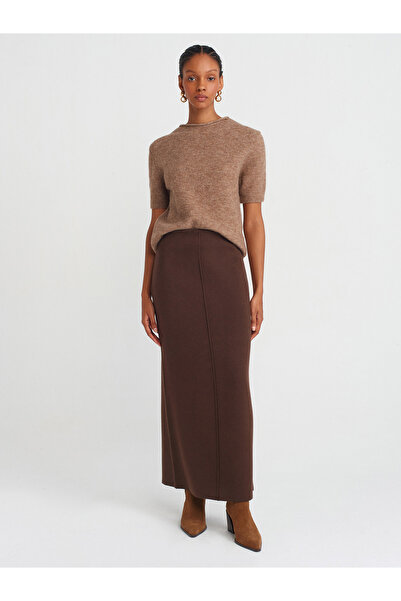 Dilvin Μοντέλο 80116 - Ελαστική μέση και ραφές άνοιγμα Πλεκτή φούστα - Καφέ Μ