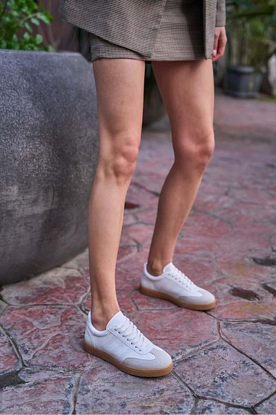 Madamra Weiße Sportschuhe mit Logo für Damen