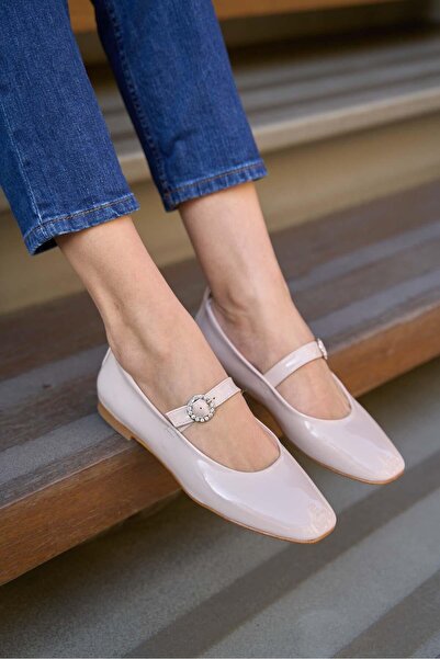 Madamra Cream Patent Leather Women's Blunt Toe Single Strap Ballerinas