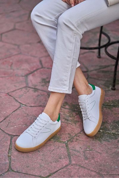 Madamra Weiß-grüne Damen Sportschuhe mit Retro-Sohle